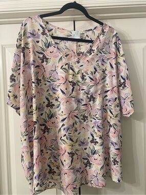 Women’s Floral V-Neck Blouse in Pastel Pink and Lavender